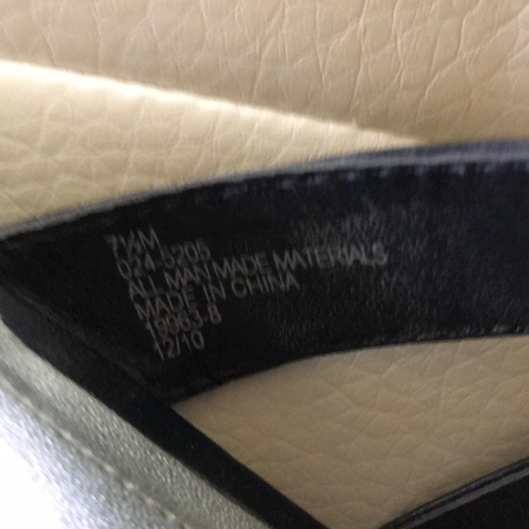 Sandals - Picture 4 of 4